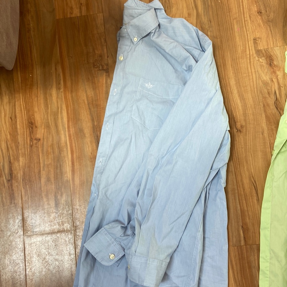 Light blue mens longsleeve dress shirt. X large.